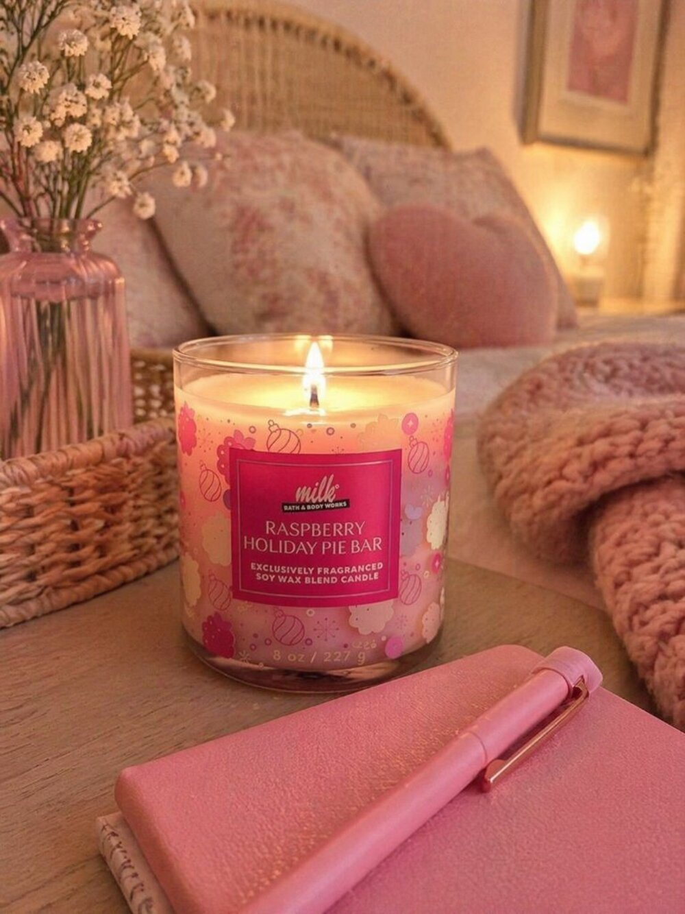 Bath Body Works Raspberry Holiday Pie Candle 8oz Single Wick Sweet Bakery Scent